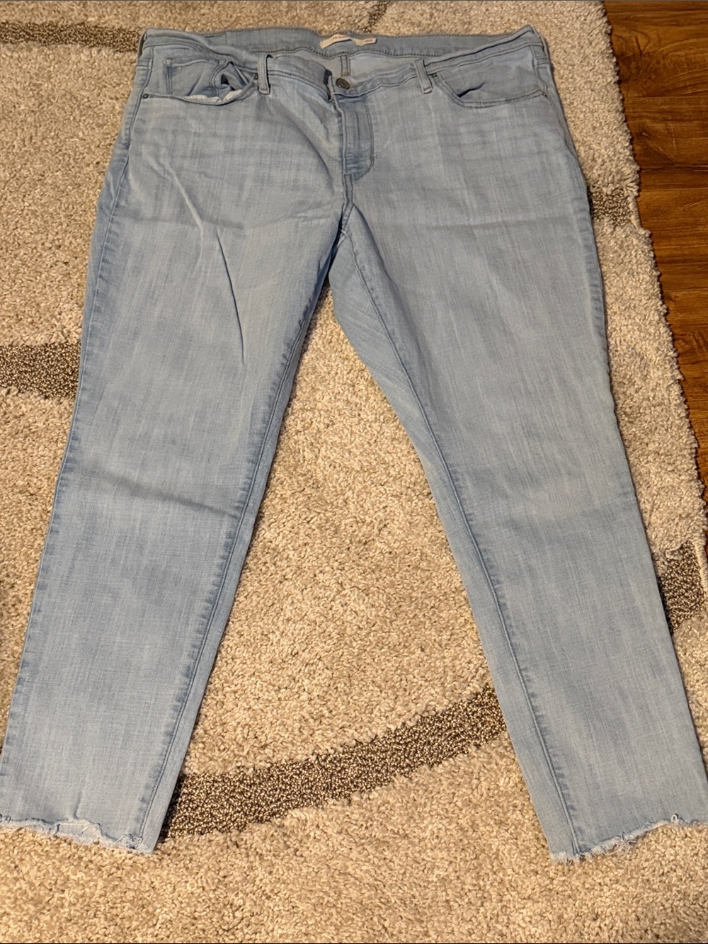 Levi's Light Wash Ankle Crop Jeans